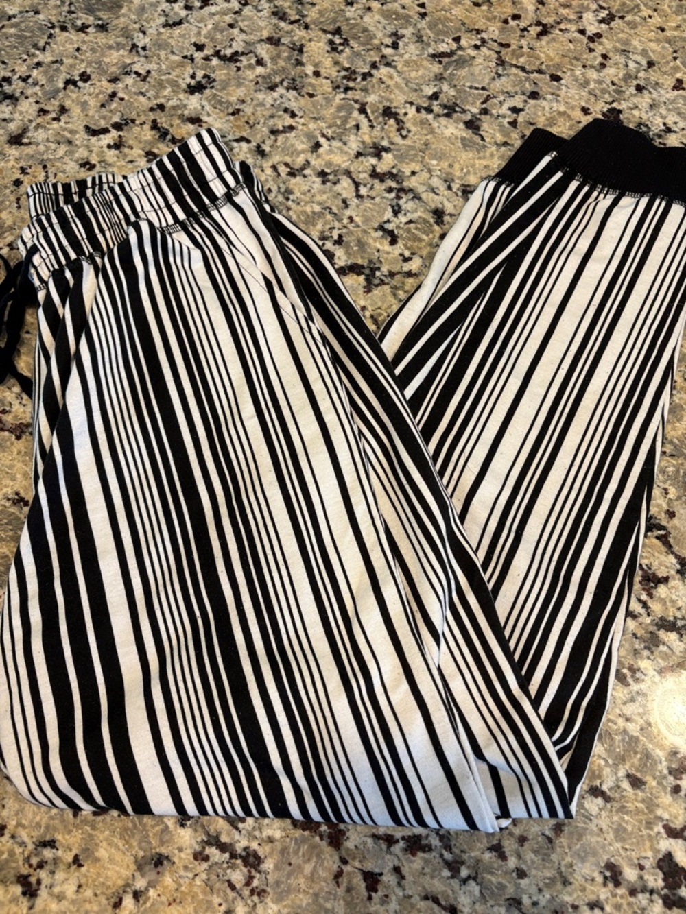 LuLaRoe Jax Black & White Vertical Stripe Joggers